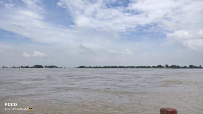 नवगछिया : कोसी-गंगा का जलस्तर बढ़ने लगा, मदरौनी इलाके में फैलने लगा बाढ़ का पानी