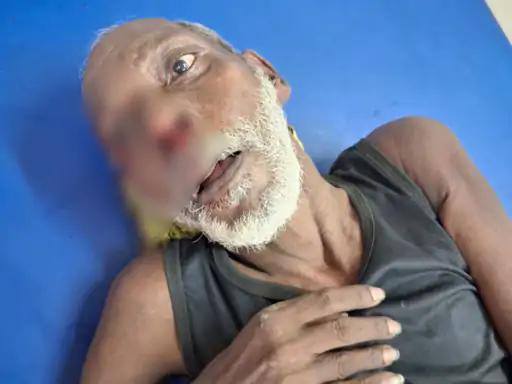 एनएच-31 पर अज्ञात वाहन की टक्कर से वृद्ध गंभीर घायल, पहचान को लेकर पुलिस जुटी