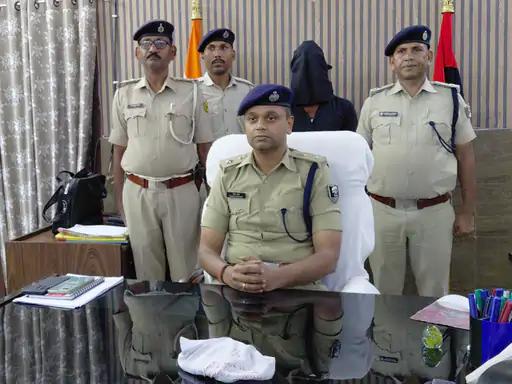 नवगछिया पुलिस की बड़ी कामयाबी, टॉप-10 अपराधी देसी कट्टा के साथ गिरफ्तार