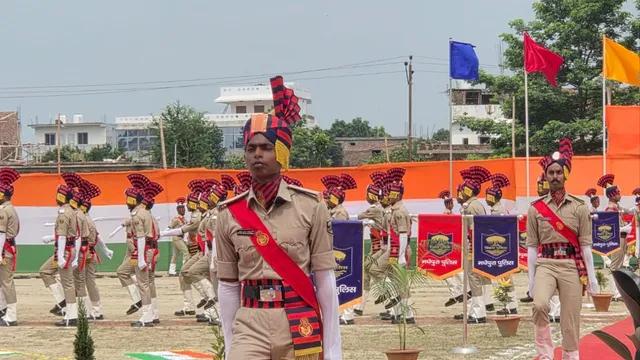 नवगछिया पुलिस केंद्र में 237 प्रशिक्षु सिपाहियों की पासिंग आउट परेड