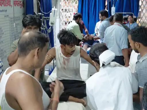 नवगछिया में पार्किंग के दौरान अनियंत्रित हुई कार, युवक को कुचला; हालत गंभीर