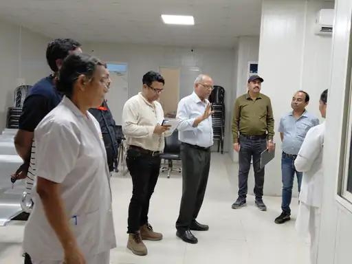नवगछिया अनुमंडल अस्पताल का औचक निरीक्षण, स्वास्थ्य सेवाओं में लापरवाही पर सख्त चेतावनी