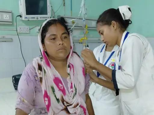 नवगछिया घर बेचने का दबाव, विरोध करने पर महिला को लाठी-डंडों से पीटा, अस्पताल में भर्ती