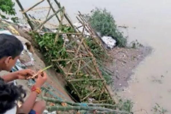 नवगछिया : इस्माईलपुर-बिंद टोली में गंगा का कहर जारी, करोड़ों खर्च के बाद भी नहीं थमा कटाव