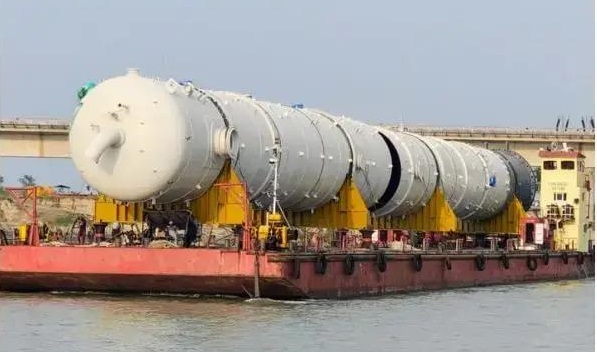 गंगा जलमार्ग से भागलपुर पहुंचा 1668 MT का मेगा कार्गो, बरौनी रिफाइनरी के लिए रवाना हुए भारी औद्योगिक उपकरण